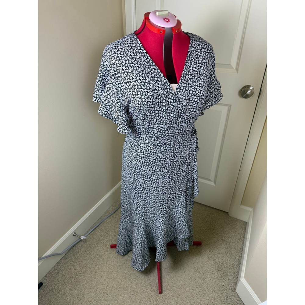 Women's Max Studio Black White Floral Wrap Midi Dress XL